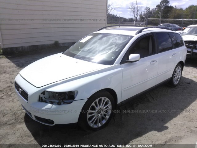 YV1MW682452085603 - 2005 VOLVO V50 T5 WHITE photo 2