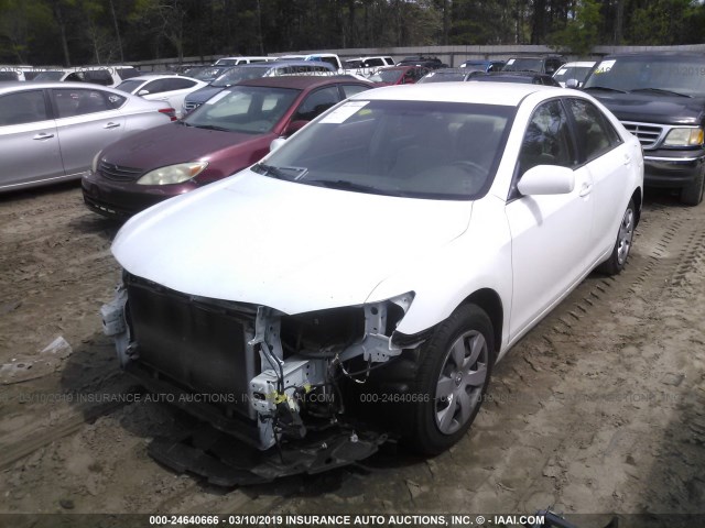 4T1BE46K17U577712 - 2007 TOYOTA CAMRY NEW GENERAT CE/LE/XLE/SE WHITE photo 2