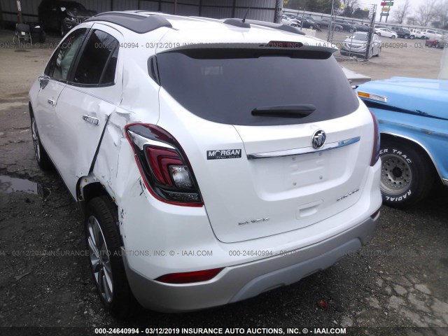 KL4CJASBXJB693223 - 2018 BUICK ENCORE PREFERRED WHITE photo 3