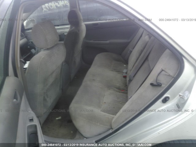 JTDBE32KX40249714 - 2004 TOYOTA CAMRY LE/XLE Күміс фото 8