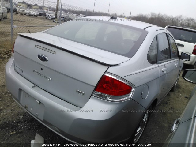 1FAHP35N88W149162 - 2008 FORD FOCUS SE/SEL/SES SILVER photo 4