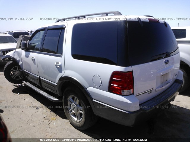 1FMPU15585LB10163 - 2005 FORD EXPEDITION XLT WHITE photo 3