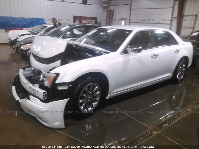 2C3CCACGXCH138524 - 2012 CHRYSLER 300 LIMITED WHITE photo 2