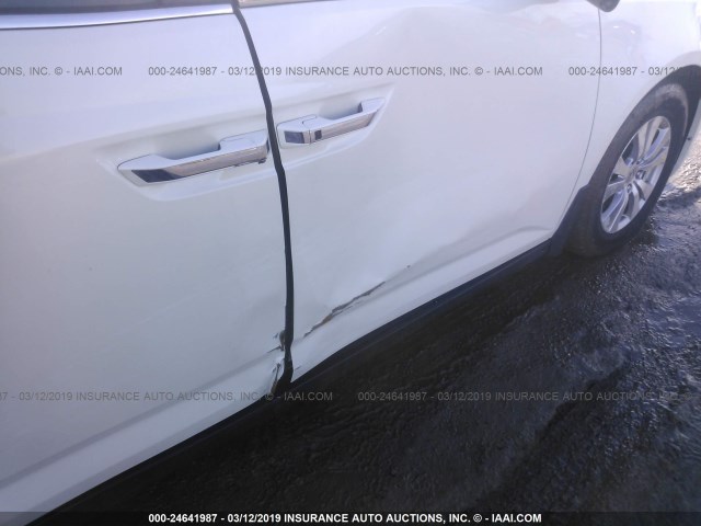 5FNRL5H62FB065883 - 2015 HONDA ODYSSEY EXL WHITE photo 6