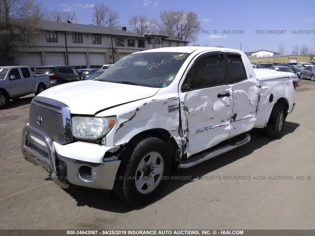 5TFRY5F15CX121325 - 2012 TOYOTA TUNDRA DOUBLE CAB SR5 WHITE photo 2