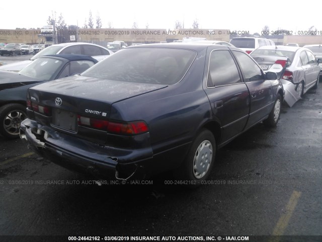 JT2BG22K8W0192865 - 1998 TOYOTA CAMRY CE/LE/XLE 蓝色 照片 4