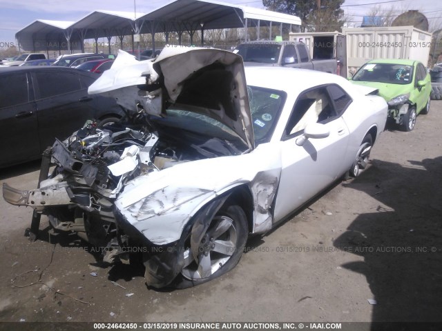 2B3CJ4DV6AH270324 - 2010 DODGE CHALLENGER SE WHITE photo 2