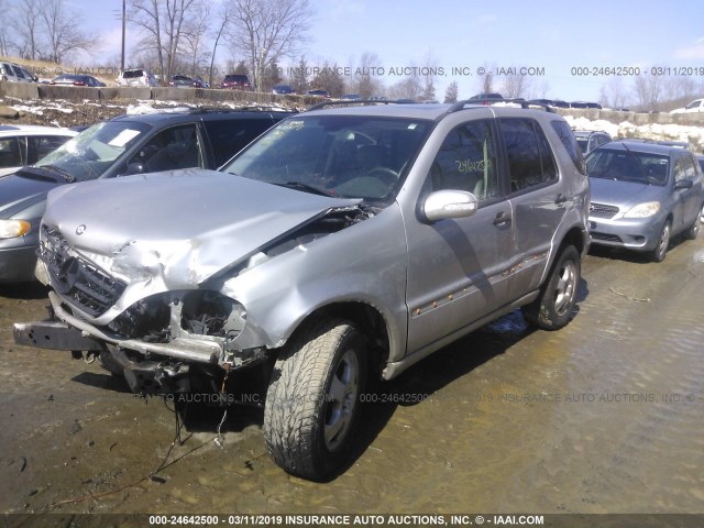 4JGAB54E13A390103 - 2003 MERCEDES-BENZ ML 320 SILVER photo 2