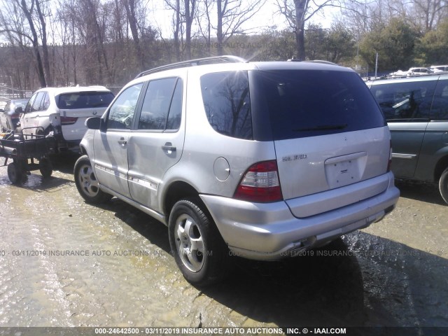 4JGAB54E13A390103 - 2003 MERCEDES-BENZ ML 320 SILVER photo 3