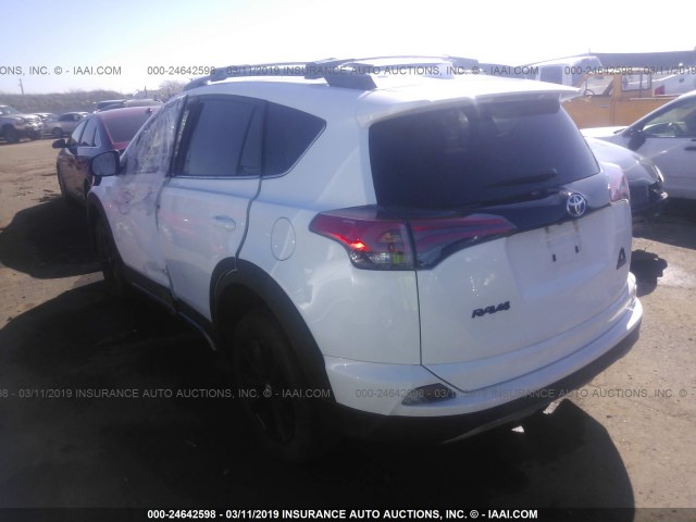 2T3RFREV7JW816599 - 2018 TOYOTA RAV4 ADVENTURE/XLE თეთრი ფოტო 3