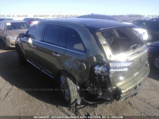 2LMDJ6JK8DBL05865 - 2013 LINCOLN MKX GREEN photo 3