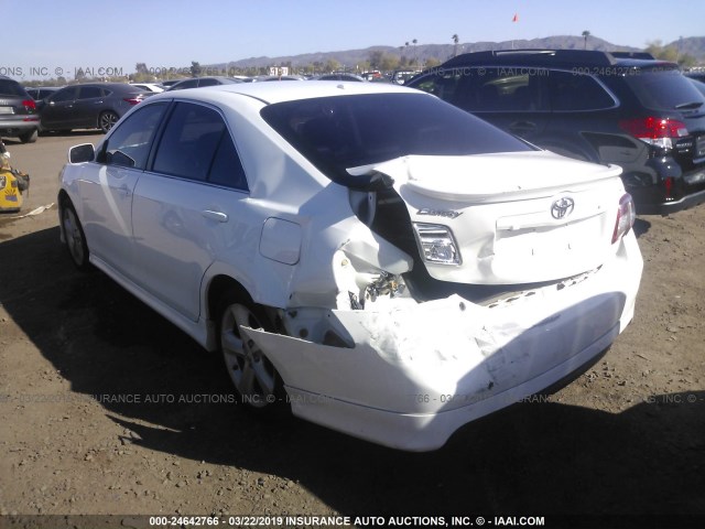 4T1BK3EKXAU607057 - 2010 TOYOTA CAMRY SE/LE/XLE WHITE photo 3