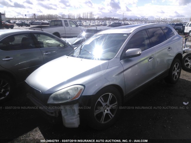 YV4902DZ2C2310880 - 2012 VOLVO XC60 T6 SILVER photo 2