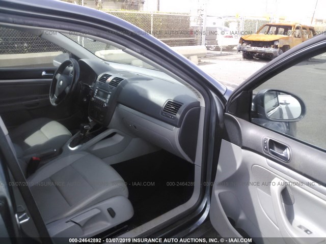 3VWRM71K09M076524 - 2009 VOLKSWAGEN JETTA SE/SEL GRAY photo 5