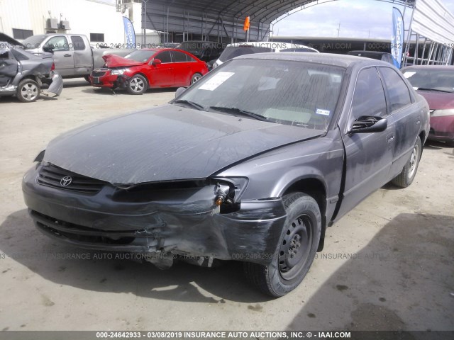 4T1BG22K2XU606705 - 1999 TOYOTA CAMRY CE/LE/XLE GRAY photo 2