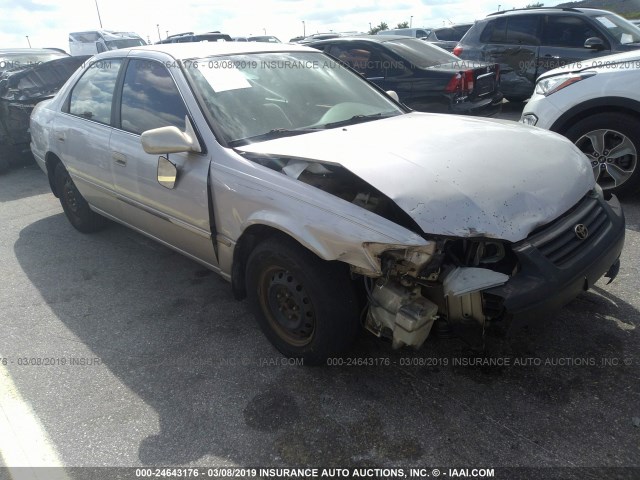 4T1BG22K6VU044434 - 1997 TOYOTA CAMRY CE/LE/XLE BEIGE photo 1