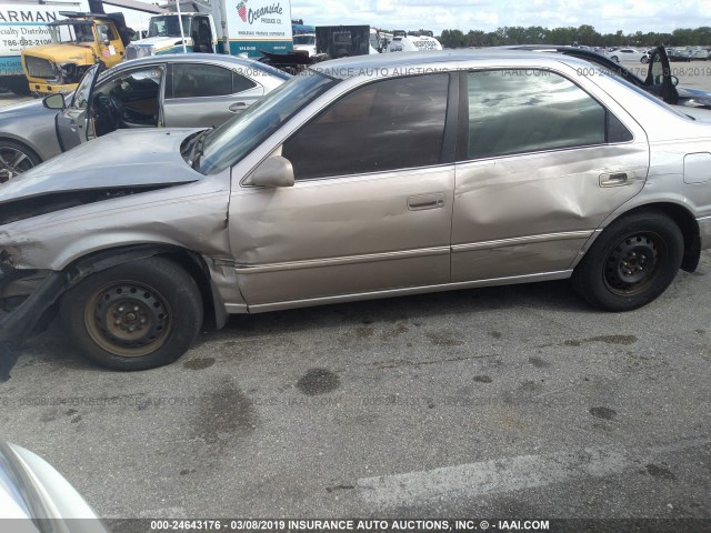 4T1BG22K6VU044434 - 1997 TOYOTA CAMRY CE/LE/XLE BEIGE photo 6