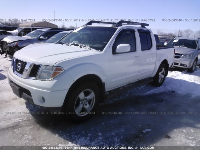 1N6AD07W46C463122 - 2006 NISSAN FRONTIER CREW CAB LE/SE/OFF ROAD WHITE photo 2