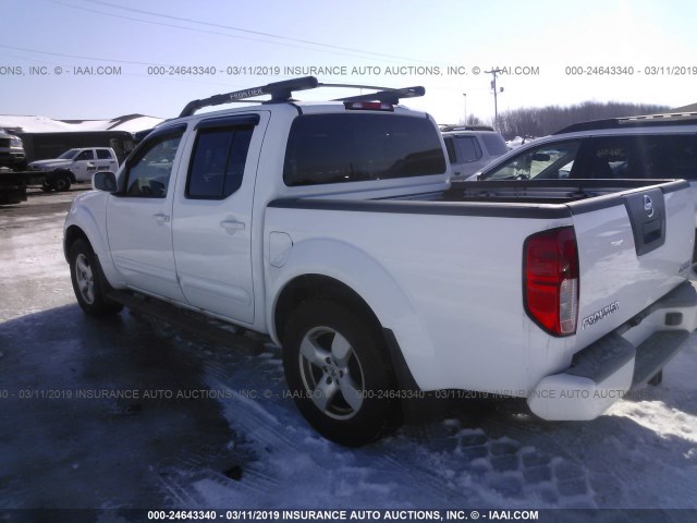 1N6AD07W46C463122 - 2006 NISSAN FRONTIER CREW CAB LE/SE/OFF ROAD WHITE photo 3