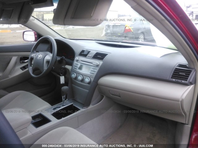 4T1BE46K28U261124 - 2008 TOYOTA CAMRY CE/LE/XLE/SE 红色 照片 5