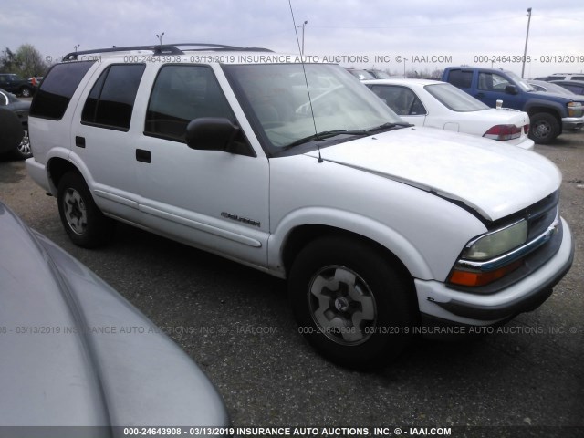 1GNDT13X04K140185 - 2004 CHEVROLET BLAZER WHITE photo 1