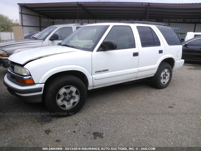 1GNDT13X04K140185 - 2004 CHEVROLET BLAZER WHITE photo 2