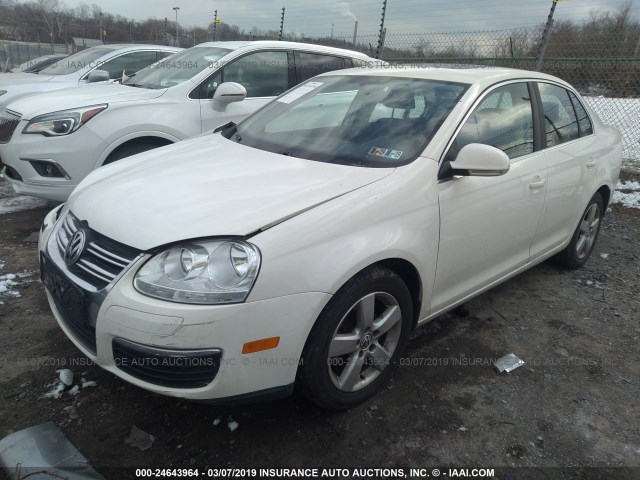 3VWRZ71K68M015484 - 2008 VOLKSWAGEN JETTA SE/SEL WHITE photo 2