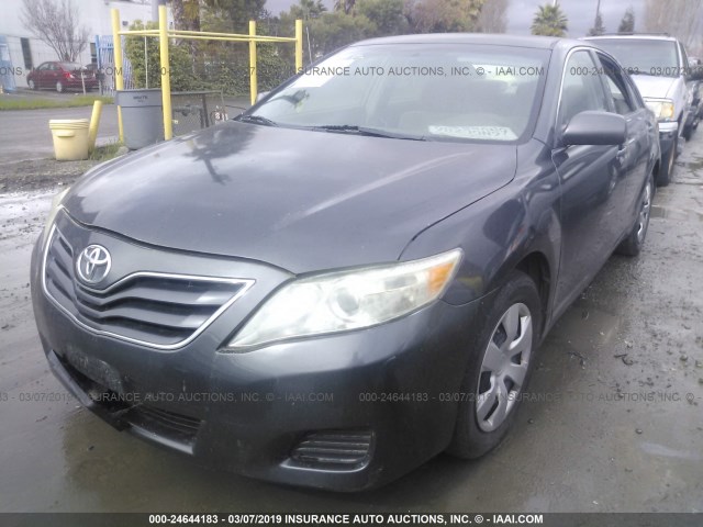 4T1BF3EK0BU159899 - 2011 TOYOTA CAMRY SE/LE/XLE 灰色 照片 2