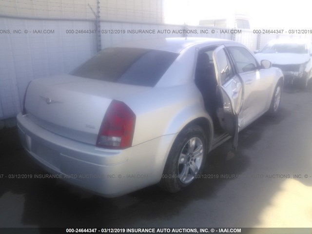 2C3KA43R57H862194 - 2007 CHRYSLER 300 SILVER photo 4