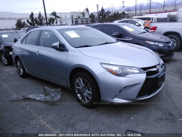 4T1BF1FK8GU261252 - 2016 TOYOTA CAMRY LE/XLE/SE/XSE 银色 照片 1