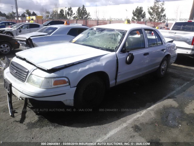 2FAFP71W0YX175112 - 2000 FORD CROWN VICTORIA POLICE INTERCEPTOR WHITE photo 2