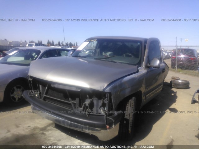 2GCEC19V321256352 - 2002 CHEVROLET SILVERADO C1500 Pewter photo 2