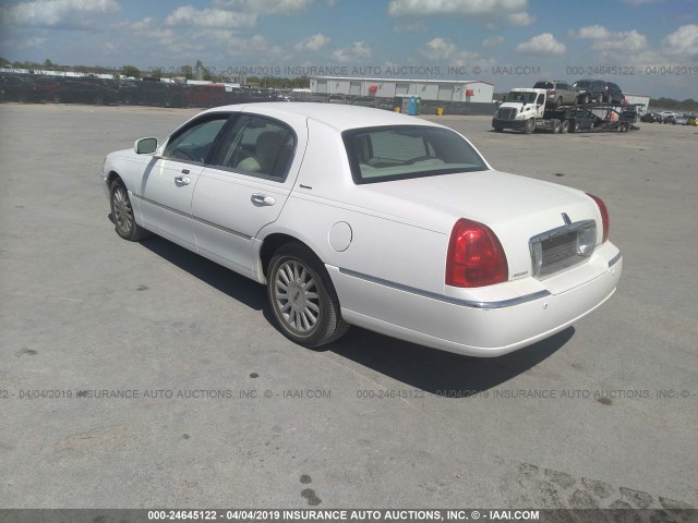 1LNHM81W55Y619528 - 2005 LINCOLN TOWN CAR WHITE photo 3