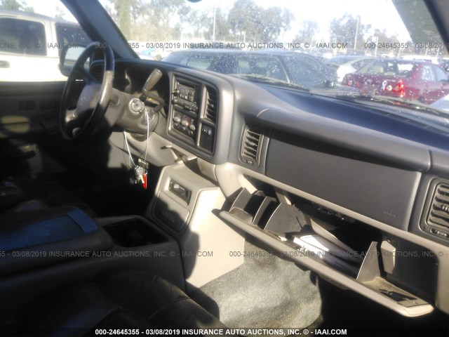 3GNEC16TXYG216585 - 2000 CHEVROLET SUBURBAN C1500 BEIGE photo 5