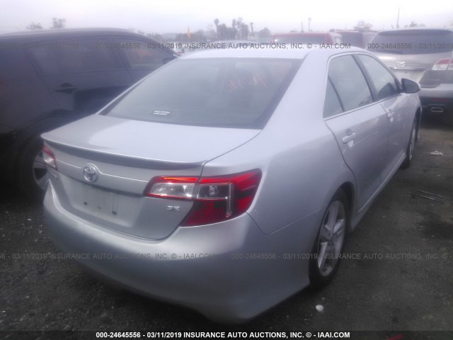 4T1BF1FK5EU442418 - 2014 TOYOTA CAMRY L/SE/LE/XLE 银色 照片 4