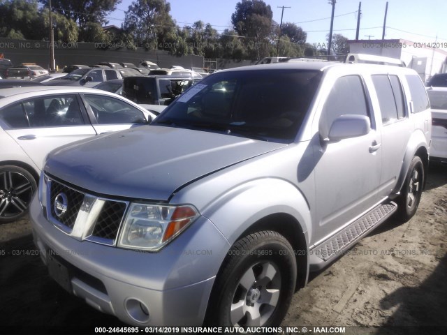 5N1AR18U45C741597 - 2005 NISSAN PATHFINDER LE/SE/XE SILVER photo 2