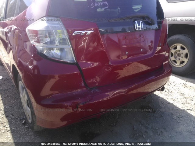 JHMGE88229S047177 - 2009 HONDA FIT RED photo 6