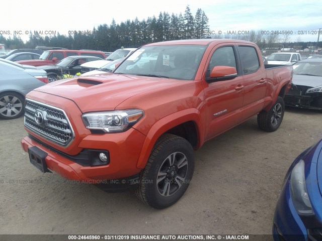 3TMDZ5BN0GM002075 - 2016 TOYOTA TACOMA DBL CAB/SR5/TRD SPORT/OR ORANGE photo 2