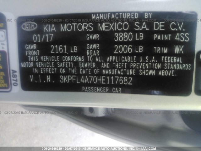 3KPFL4A70HE117682 - 2017 KIA FORTE LX/S SILVER photo 9