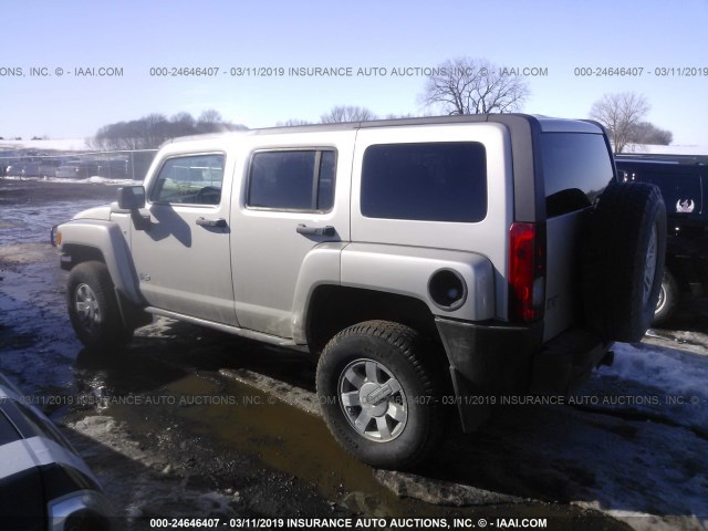 5GTEN13E988124844 - 2008 HUMMER H3 SILVER photo 3