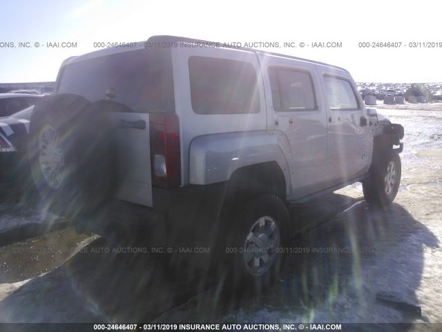 5GTEN13E988124844 - 2008 HUMMER H3 SILVER photo 4