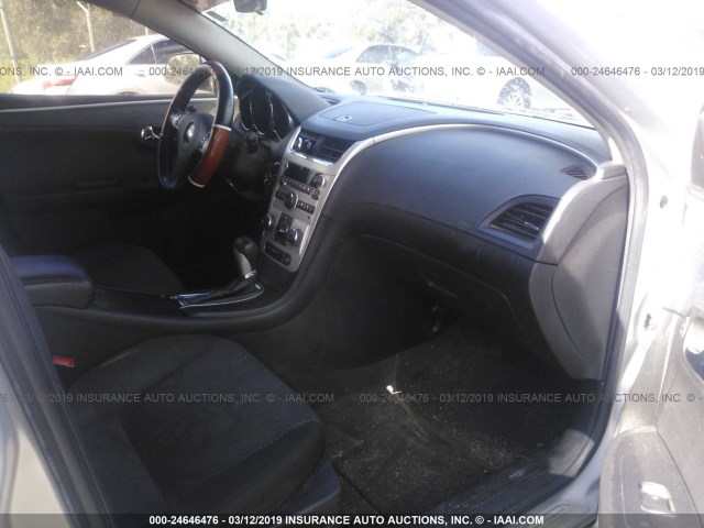 1G1ZC5EB1AF181249 - 2010 CHEVROLET MALIBU 1LT 银色 照片 5