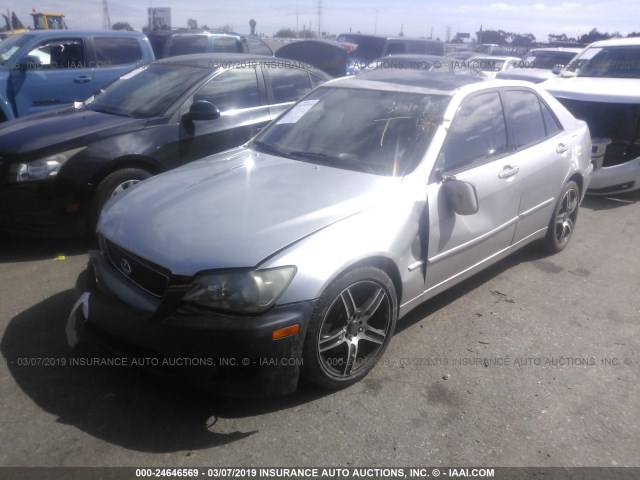 JTHBD192120047496 - 2002 LEXUS IS 300 SILVER photo 2