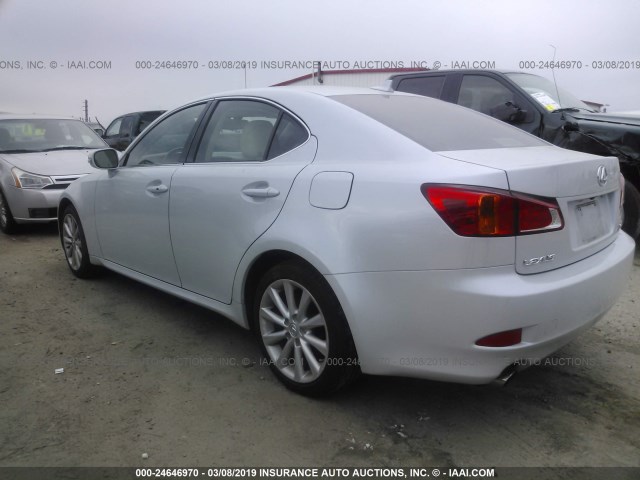 JTHCK262X95031749 - 2009 LEXUS IS 250 WHITE photo 3