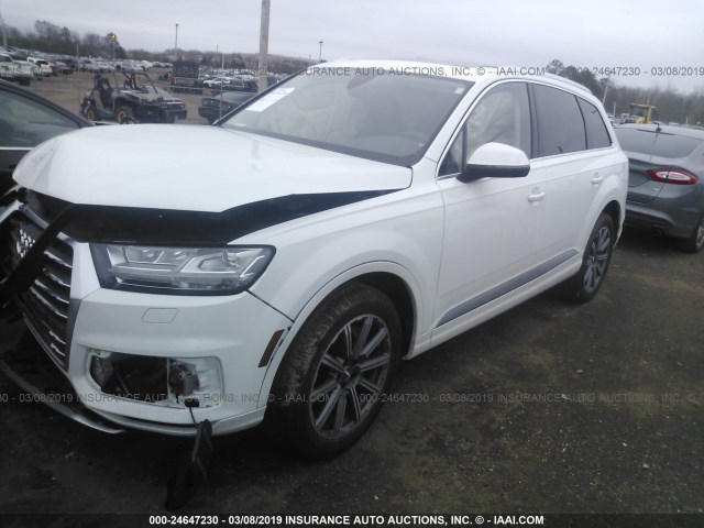 WA1LHAF7XJD030045 - 2018 AUDI Q7 PREMIUM PLUS GRAY photo 2