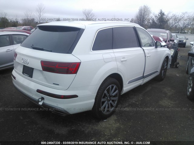 WA1LHAF7XJD030045 - 2018 AUDI Q7 PREMIUM PLUS GRAY photo 4