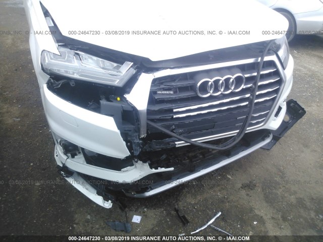 WA1LHAF7XJD030045 - 2018 AUDI Q7 PREMIUM PLUS GRAY photo 6