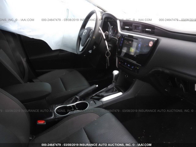 2T1BURHE5JC107912 - 2018 TOYOTA COROLLA L/LE/XLE/SE/XSE 白色 照片 5