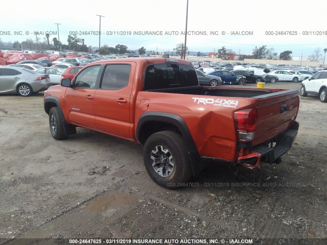 3TMCZ5AN2HM092439 - 2017 TOYOTA TACOMA DBL CAB/SR/TRDSPT/OR/PRO ORANGE photo 3