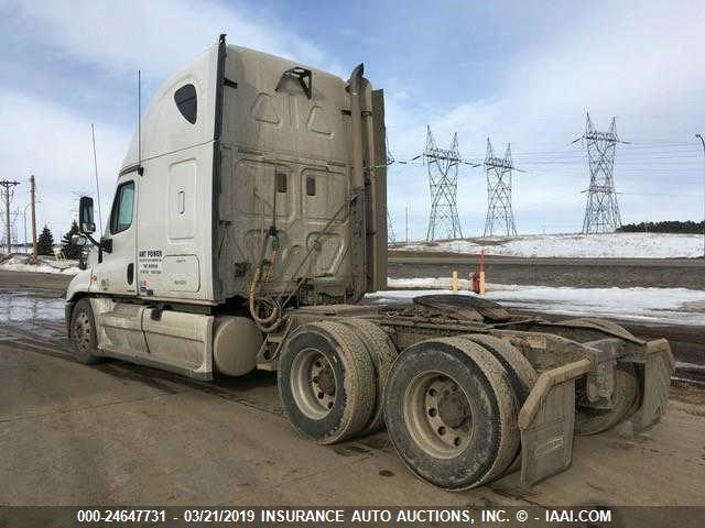 1FUJGLDR6BLAY2212 - 2011 FREIGHTLINER CASCADIA 125  Unknown photo 3